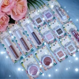 New 13 Piece ‘The Color Workshop’ ‘Spring On’ Makeup Bundle